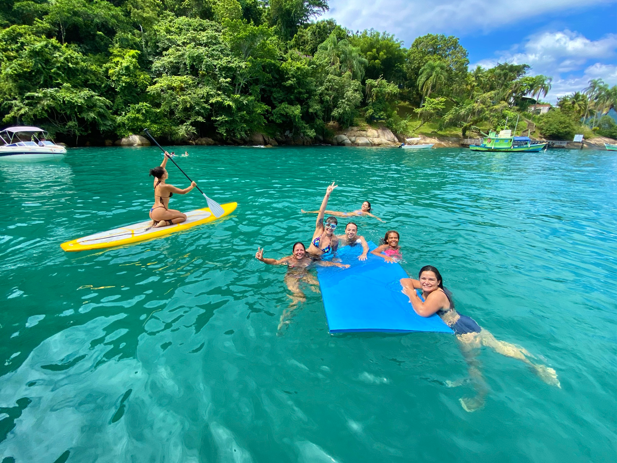 roteiro-aguas-claras-em-paraty-rj-escuna-netuno-discovery-passeio-de-escuna-em-paraty (42)
